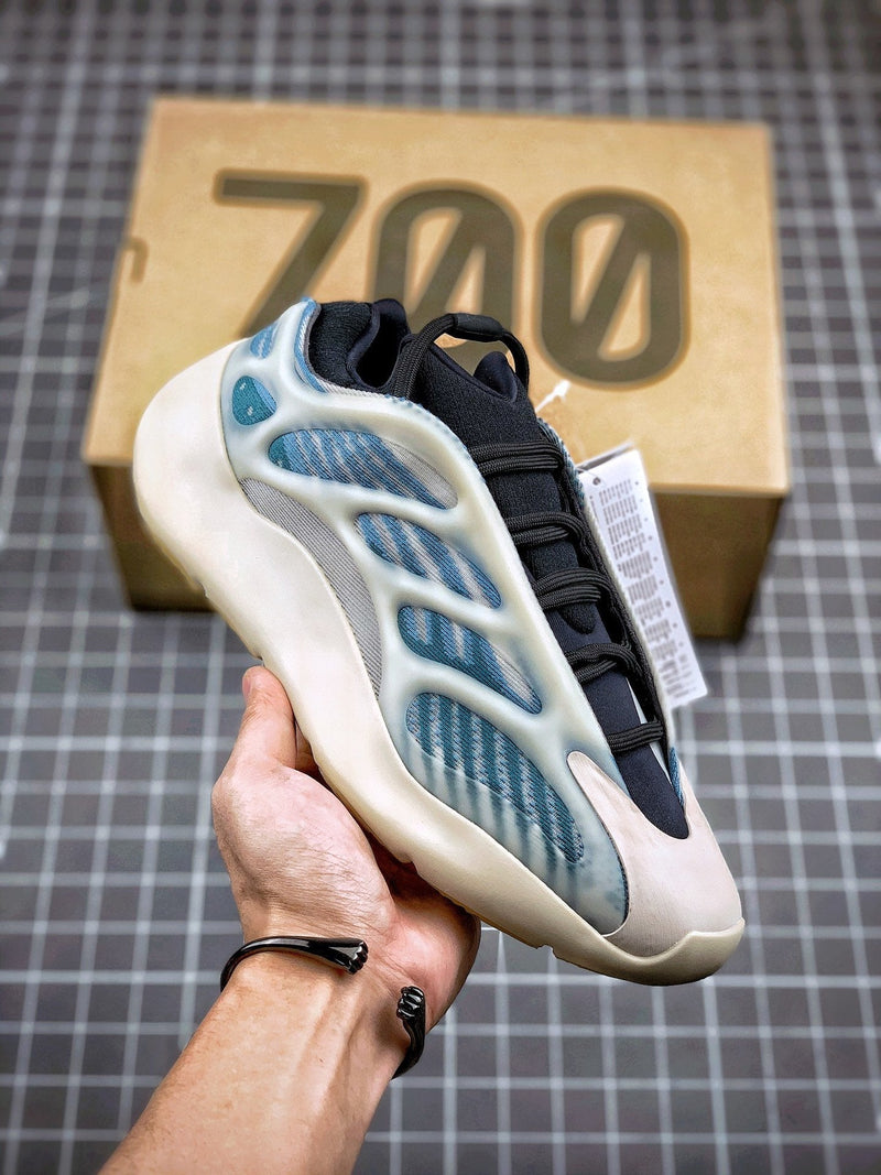 Tênis Adidas Yeezy Boost 700 V3 Kyanite