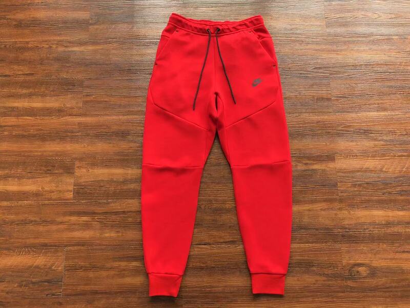 Calça Nike Tech Fleece Vermelha