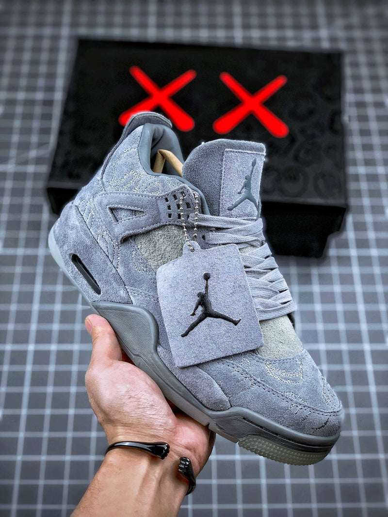 Tênis Nike Air Jordan 4 Retro Kaws