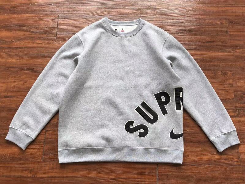 Moletom Supreme Nike Arc Crewneck