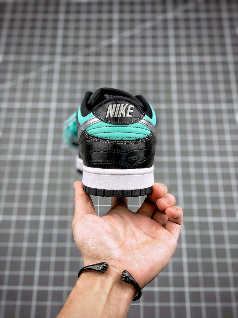 Tênis Nike SB Dunk Low x Tiffany 'Diamond Supply'