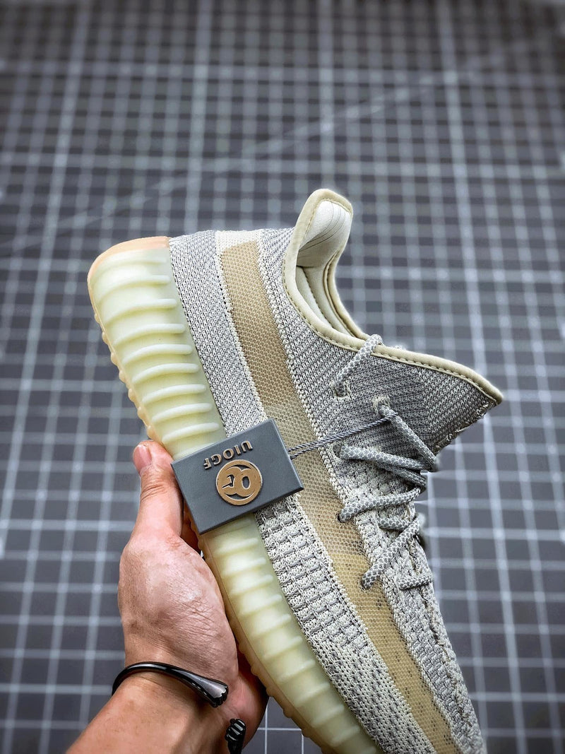 Tênis Adidas Yeezy Boost 350 V2 Lundmark