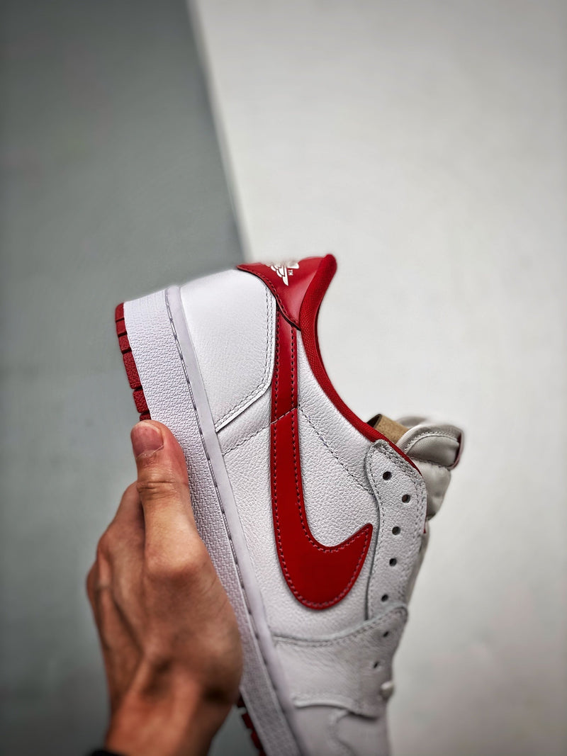 Tênis Nike Air Jordan 1 Low Retro "White Varsity Red"