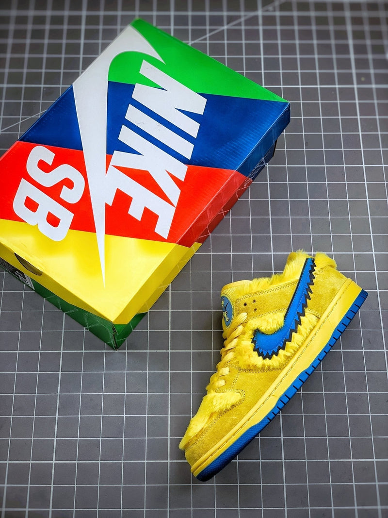 Tênis Nike SB Dunk Low 'Three Bear Packs' Yellow