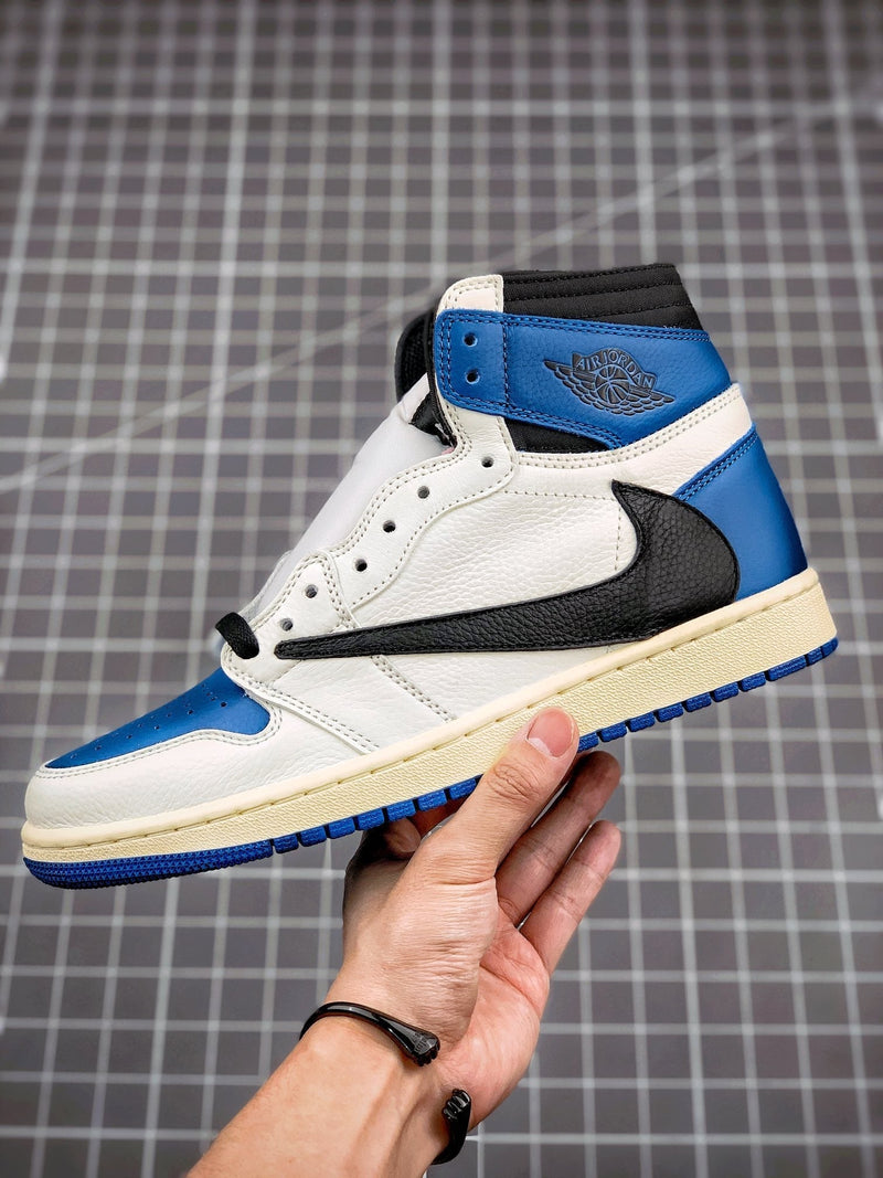 Tênis Nike Air Jordan 1 High OG x Travis Scott x Fragment