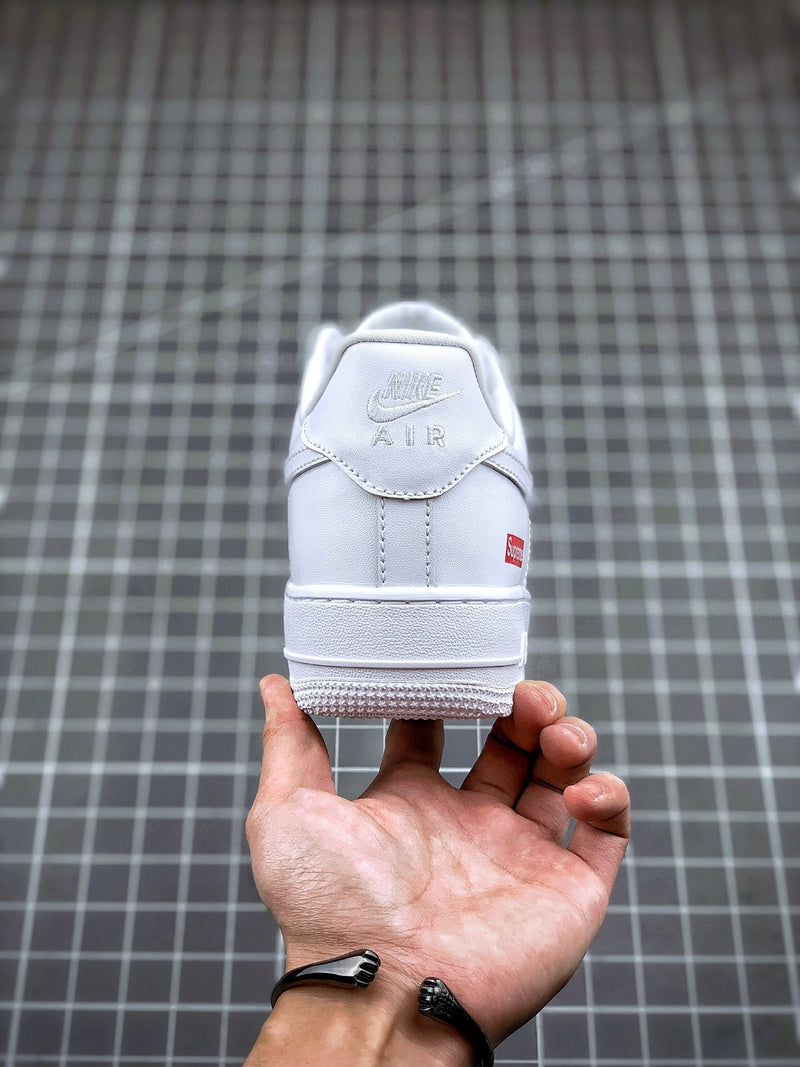 Tênis Nike Air Force 1 Low x Supreme Box Logo White