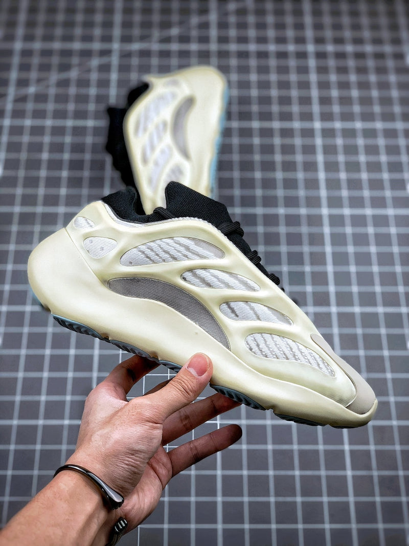 Tênis Adidas Yeezy Boost 700 V3 Azael