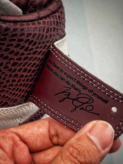 Tênis Nike x A Ma Maniere Air Jordan 1 High "Sail and Burgundy"