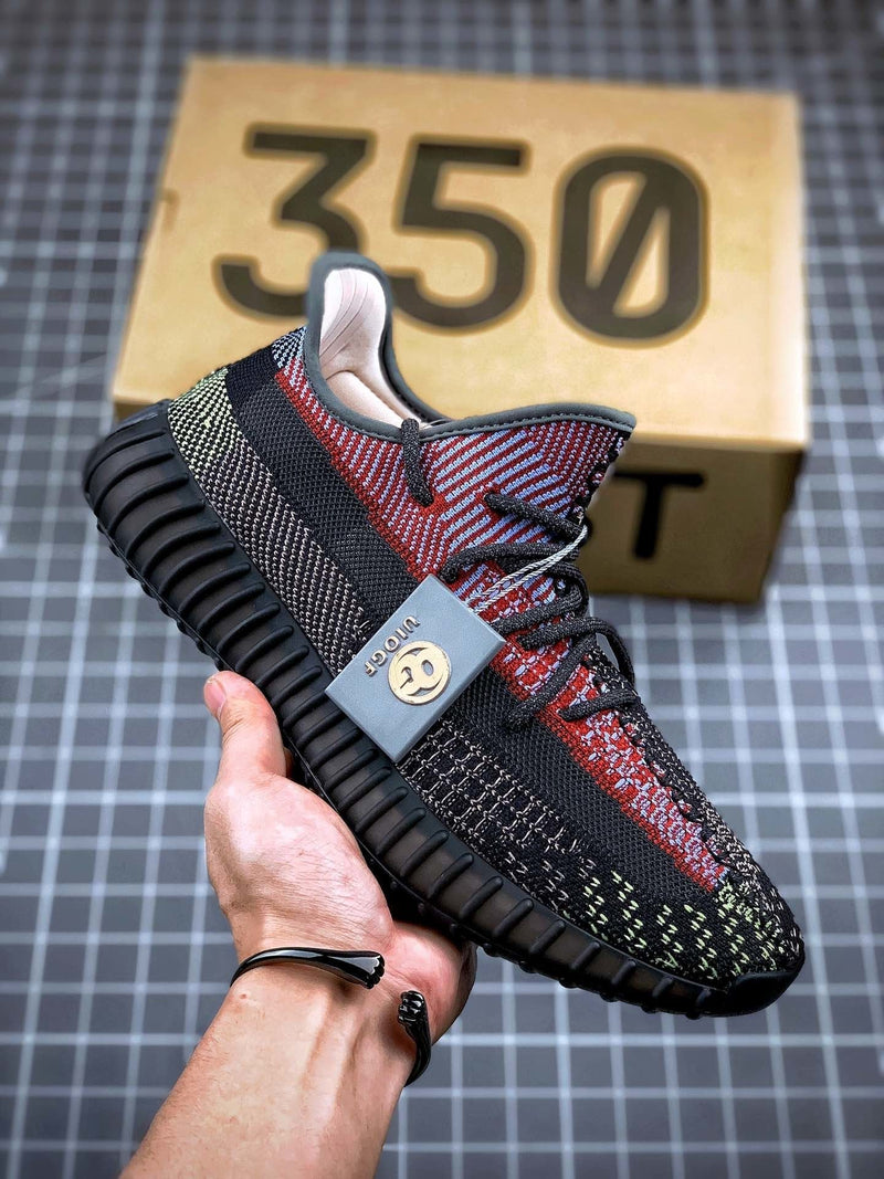 Tênis Adidas Yeezy Boost 350 V2 Yecheil (Refletivo)