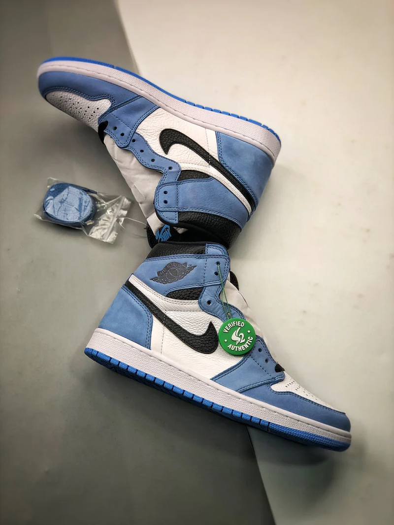 Tênis Nike Air Jordan 1 High "University Blue"