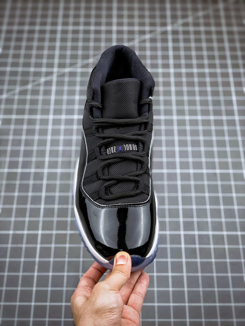 Tênis Nike Air Jordan 11 Space Jam