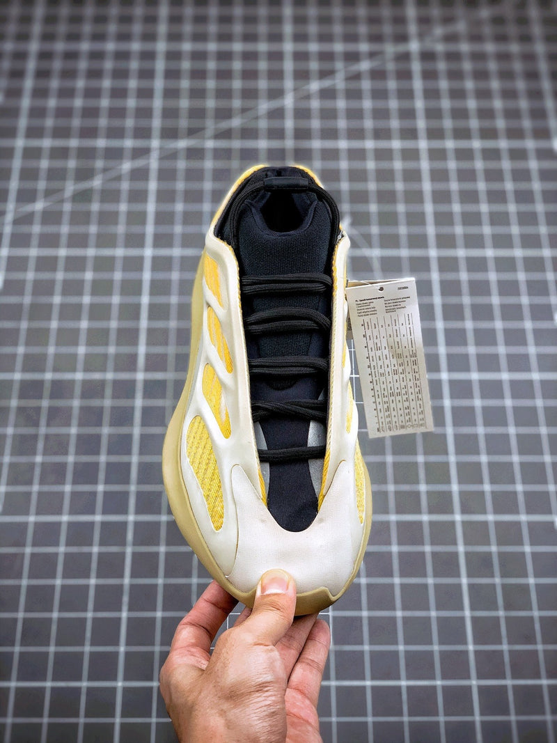 Tênis Adidas Yeezy Boost 700 V3 Srphym