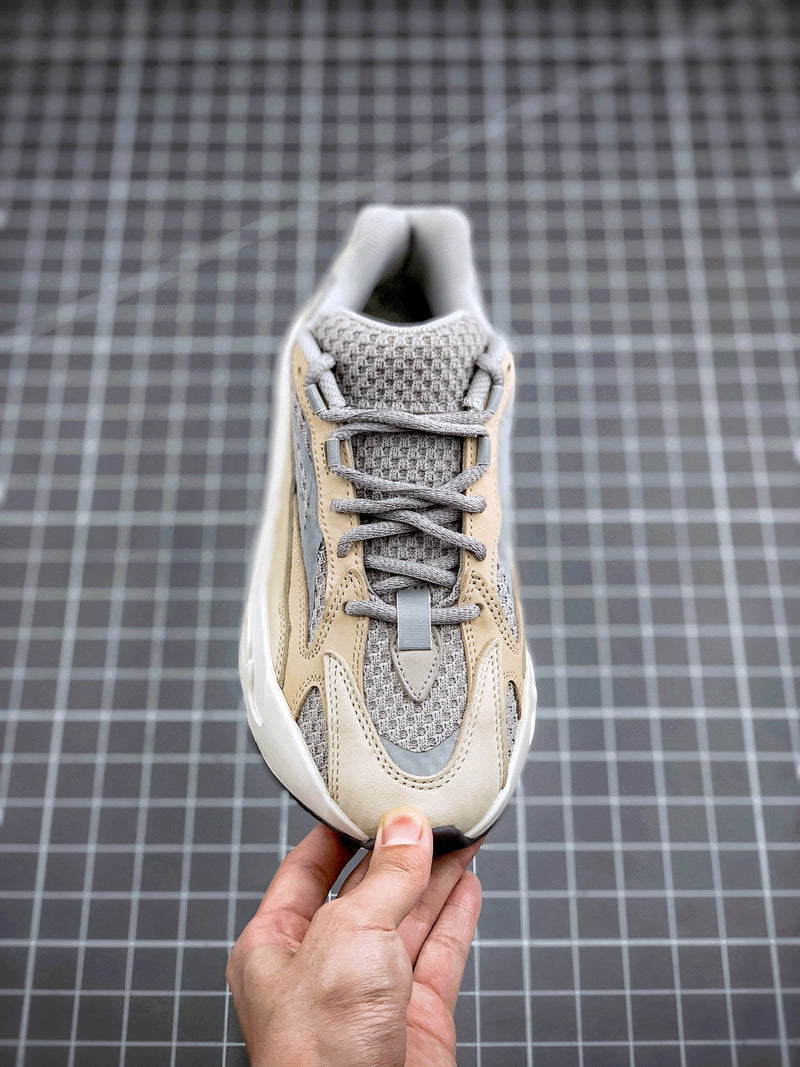 Tênis Adidas Yeezy Boost 700 V2 Cream