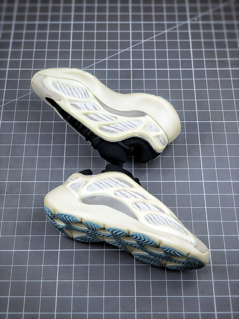 Tênis Adidas Yeezy Boost 700 V3 Azael