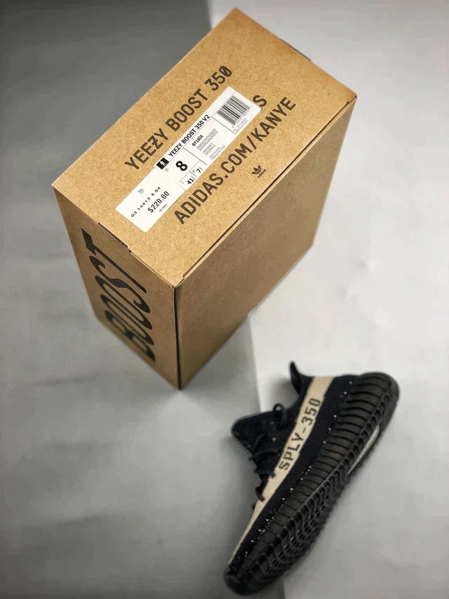 Tênis Adidas Yeezy 350 Boost V2 Oreo