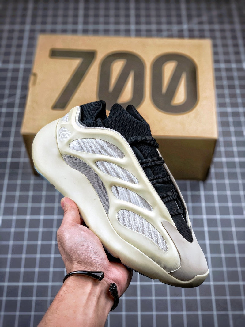 Tênis Adidas Yeezy Boost 700 V3 Azael