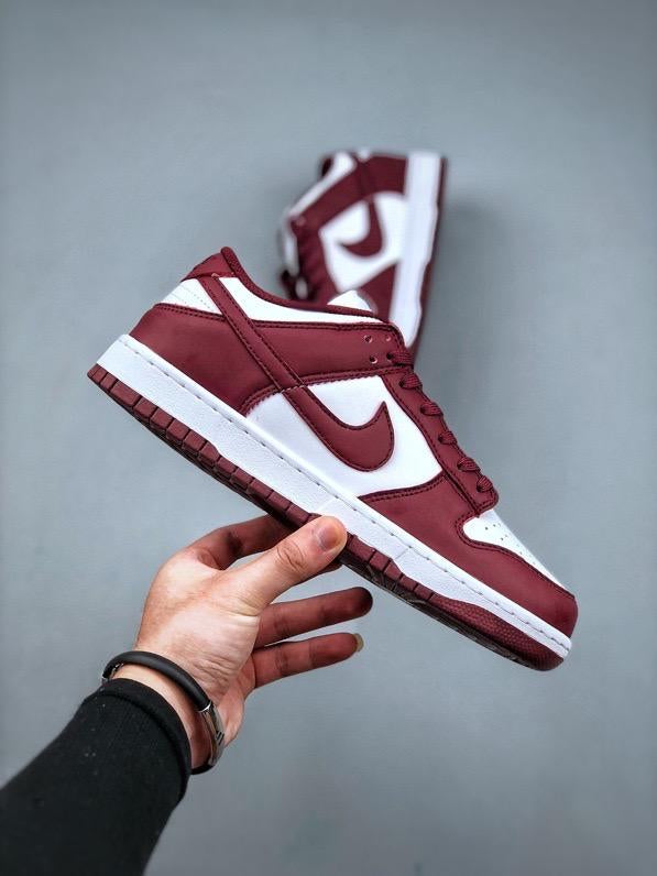 Tênis Nike SB Dunk Low "Wine Red"