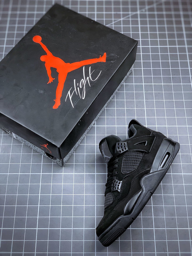 Tênis Nike Air Jordan 4 Retro Black Cat (2020)