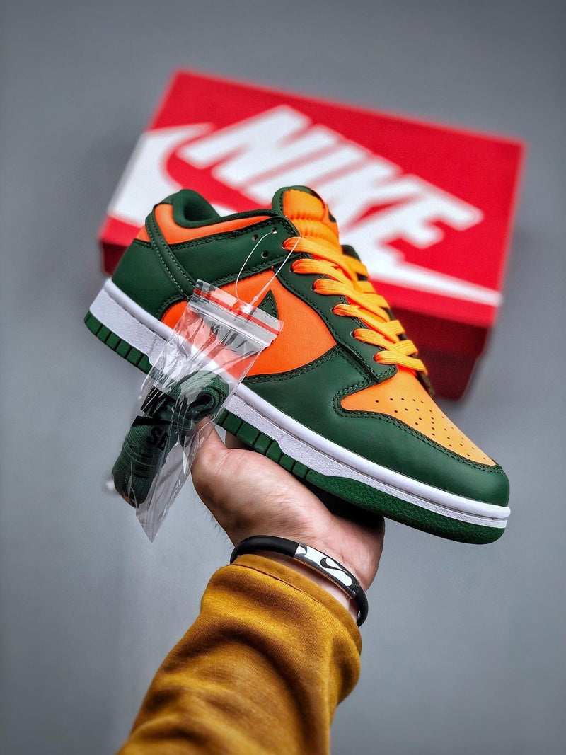 Tênis Nike SB Dunk Low "Miami Hurricanes"