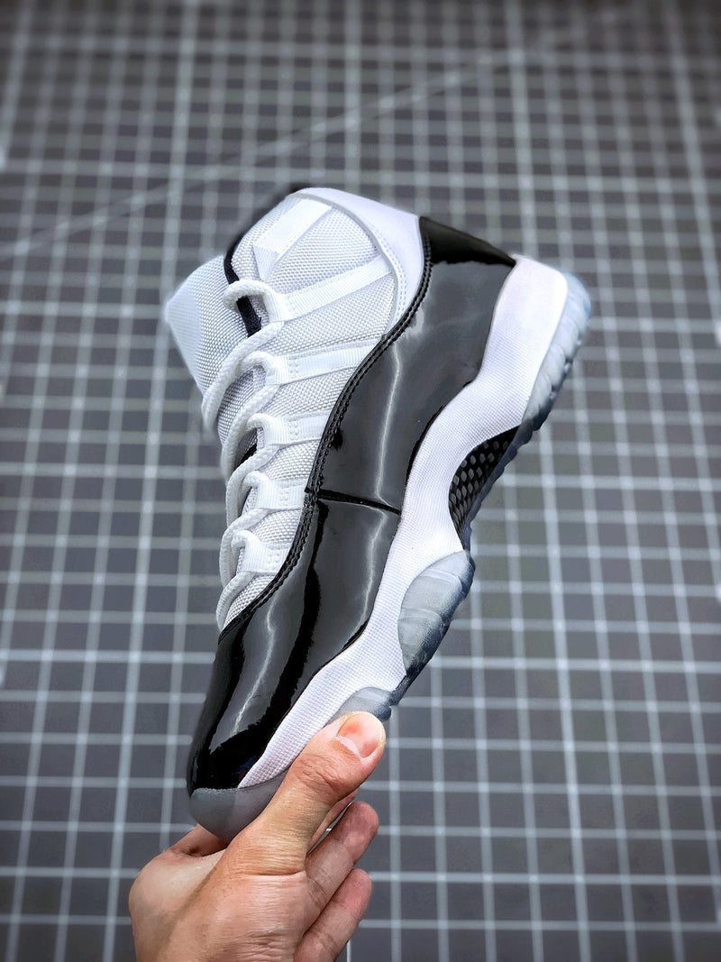 Tênis Nike Air Jordan 11 "Concord"