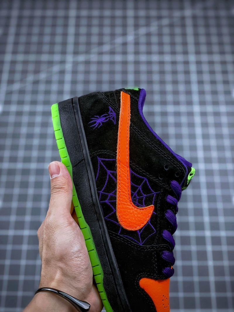 Tênis Nike SB Dunk Low "Night of Mischief Halloween"