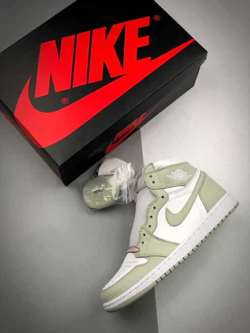 Tênis Nike Air Jordan 1 High "Seafoam"