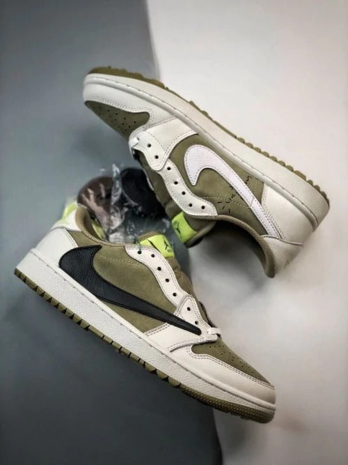 Tênis Nike Air Jordan 1 Low Travis Scott x Golf