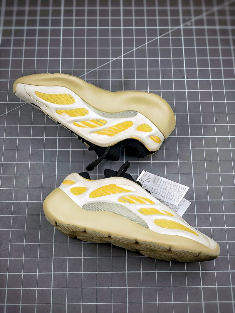 Tênis Adidas Yeezy Boost 700 V3 Srphym