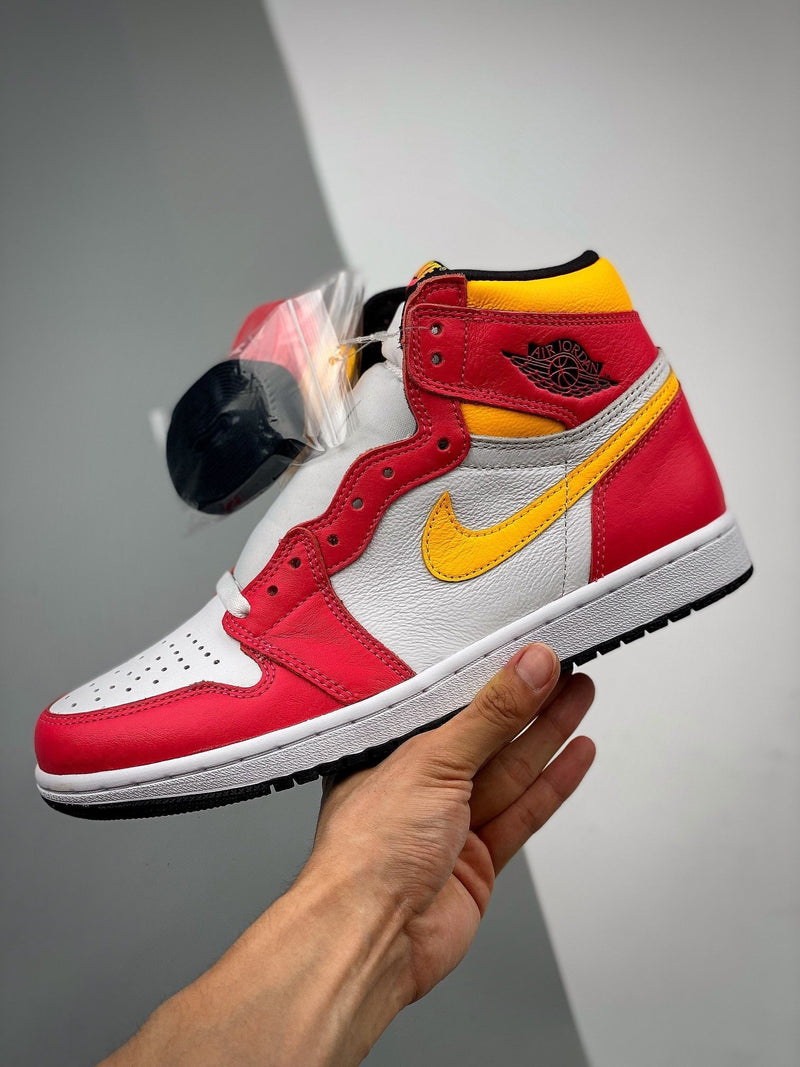 Tênis Nike Air Jordan 1 High "Light Fusion Red"