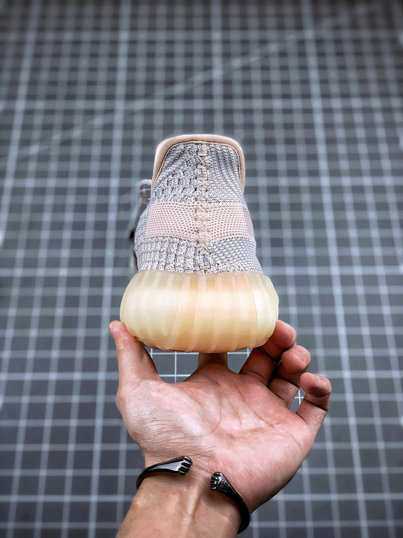 Tênis Adidas Yeezy Boost 350 V2 Sulfur