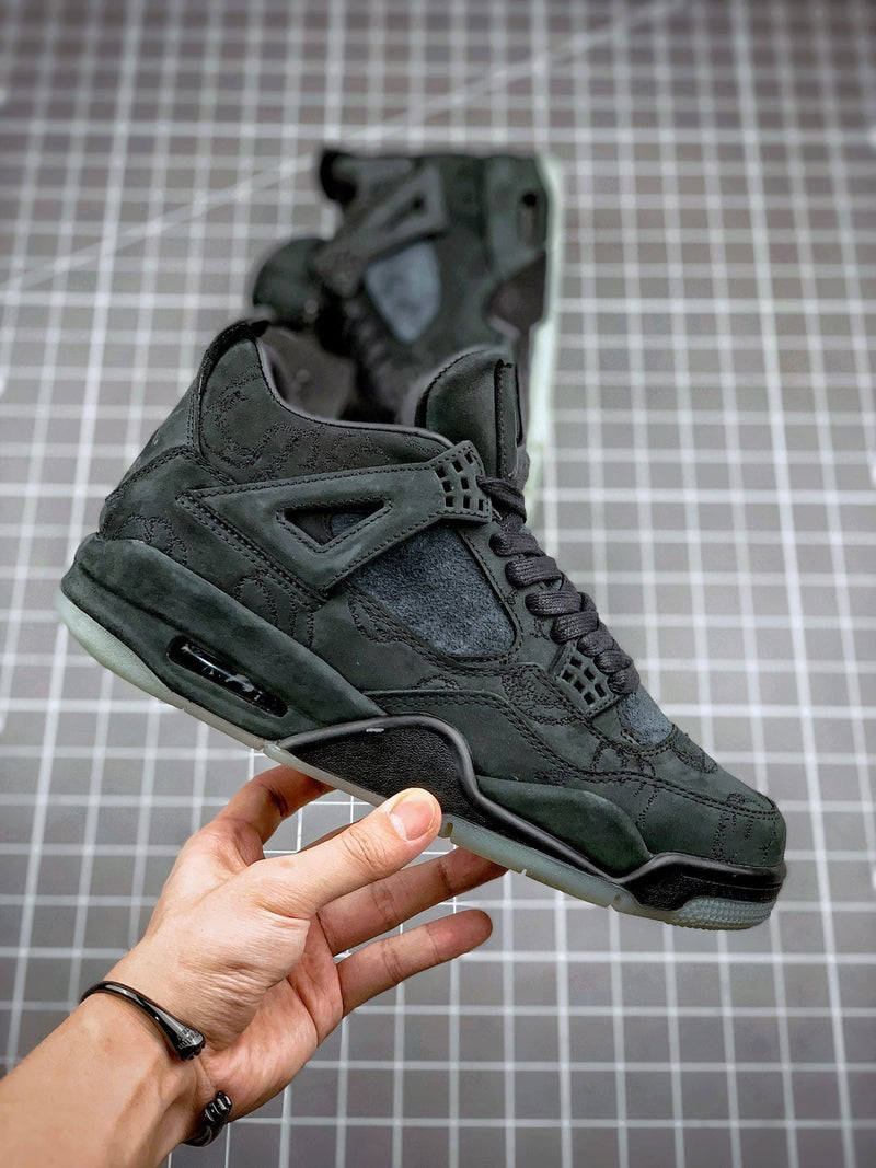 Tênis Nike Air Jordan 4 Retro Kaws Black