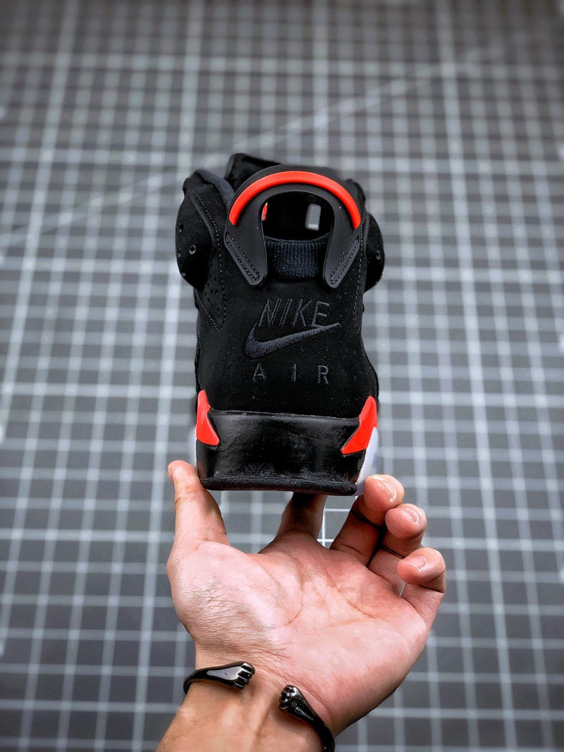 Tênis Nike Air Jordan 6 Retro Black Infrared (2019)