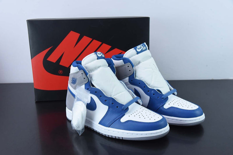 Tênis Nike Air Jordan 1 Retro High "True Blue"