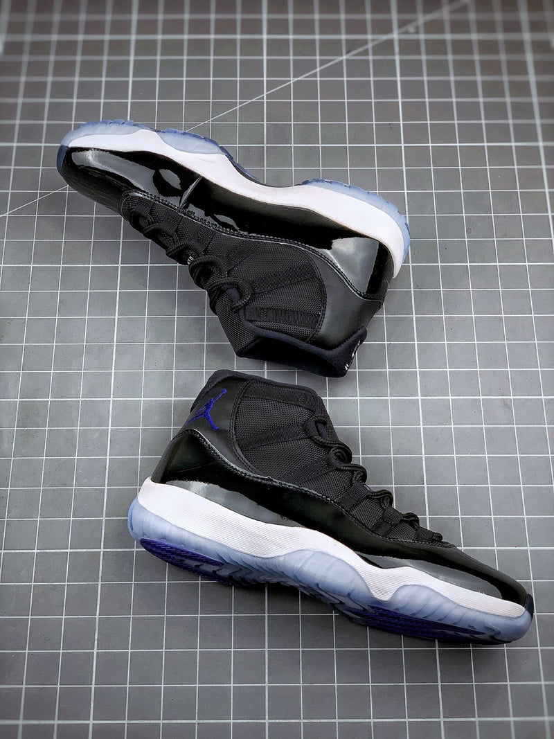 Tênis Nike Air Jordan 11 Space Jam