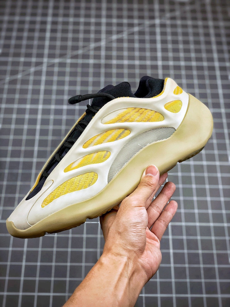 Tênis Adidas Yeezy Boost 700 V3 Srphym