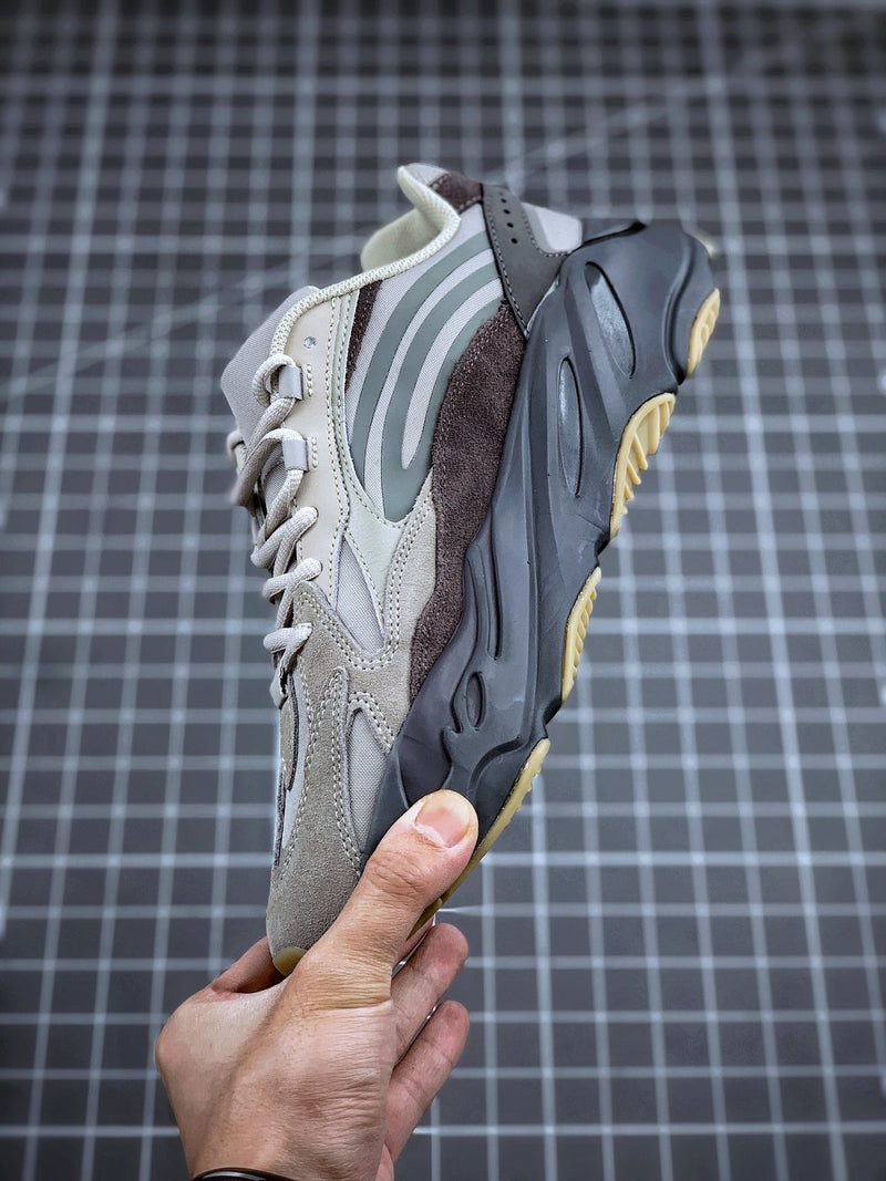 Tênis Adidas Yeezy Boost 700 V2 Tephra