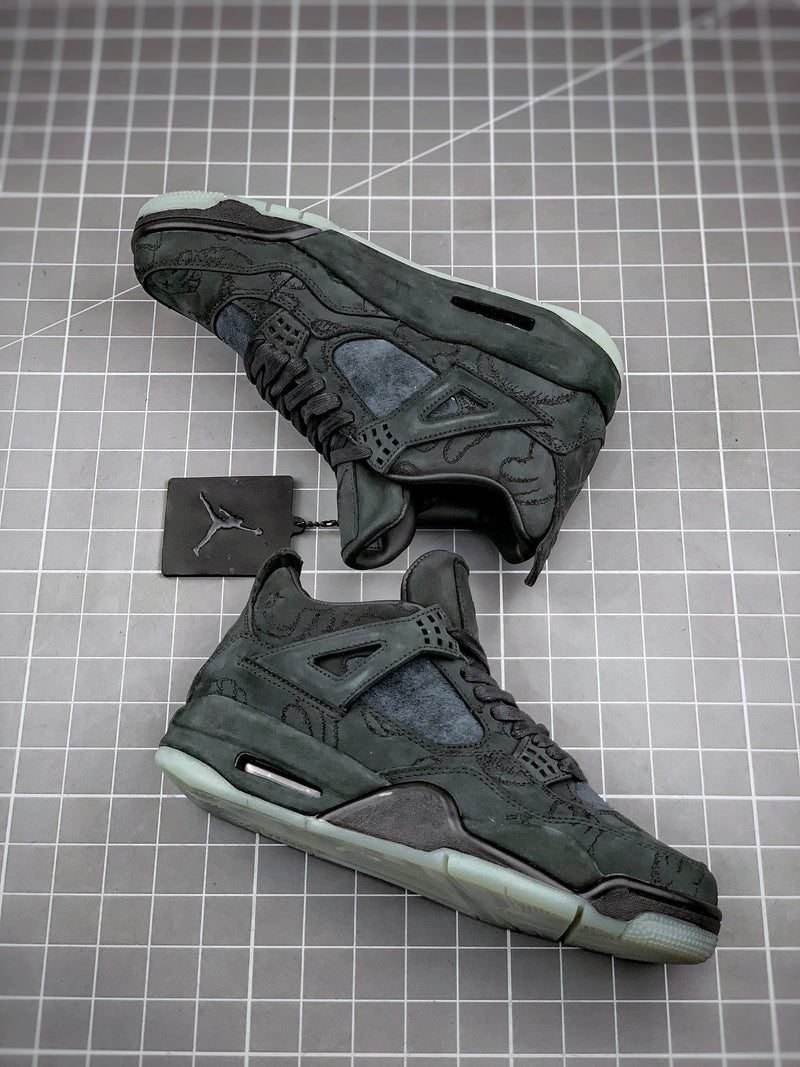 Tênis Nike Air Jordan 4 Retro Kaws Black