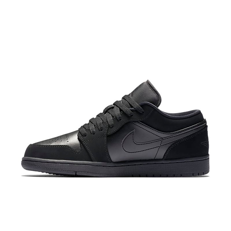 Tênis Nike Air Jordan 1 Low Retro Triple Black