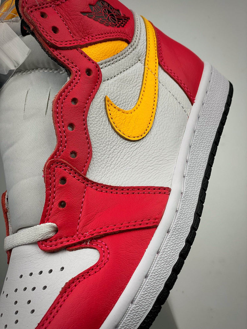 Tênis Nike Air Jordan 1 High "Light Fusion Red"