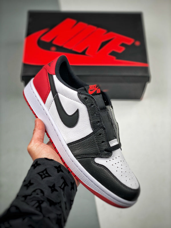 Tênis Nike Air Jordan 1 Low "Black Toe"