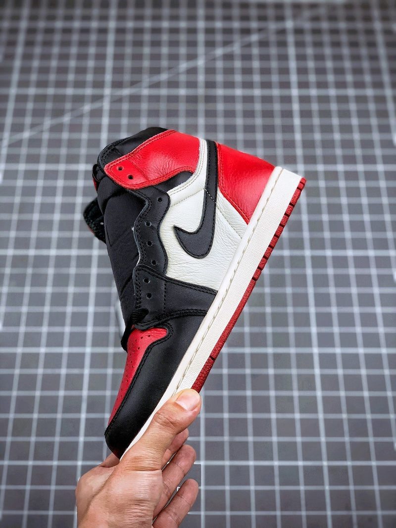 Tênis Nike Air Jordan 1 High Retro 'Bred Toe'