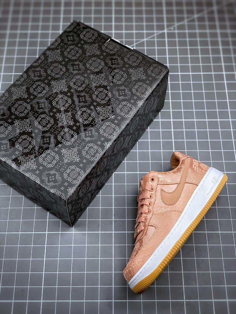 Tênis Nike Air Force 1 Low "CLOT Rose Gold Silk"