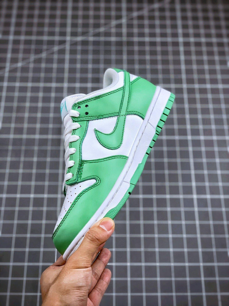 Tênis Nike SB Dunk Low "Green Tender Powder"