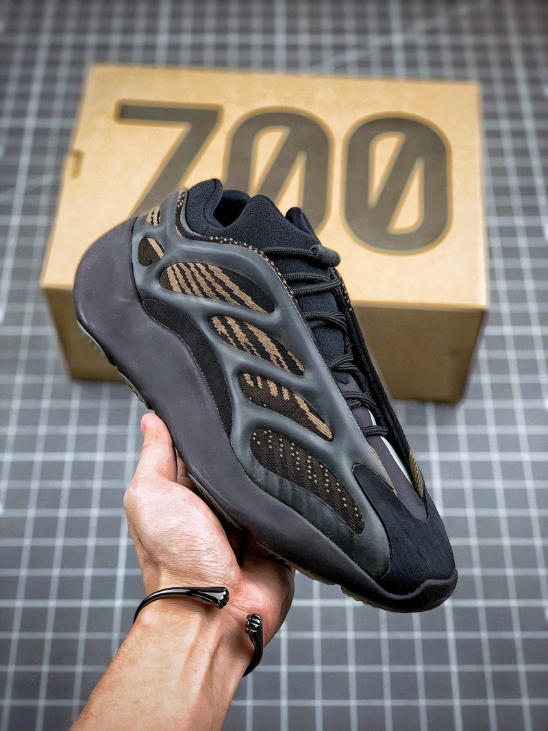 Tênis Adidas Yeezy Boost 700 V3 Eremiel