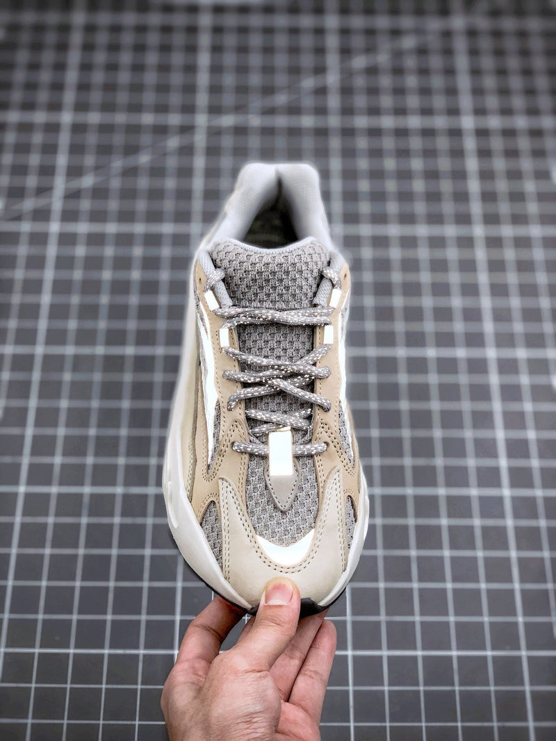 Tênis Adidas Yeezy Boost 700 V2 Cream