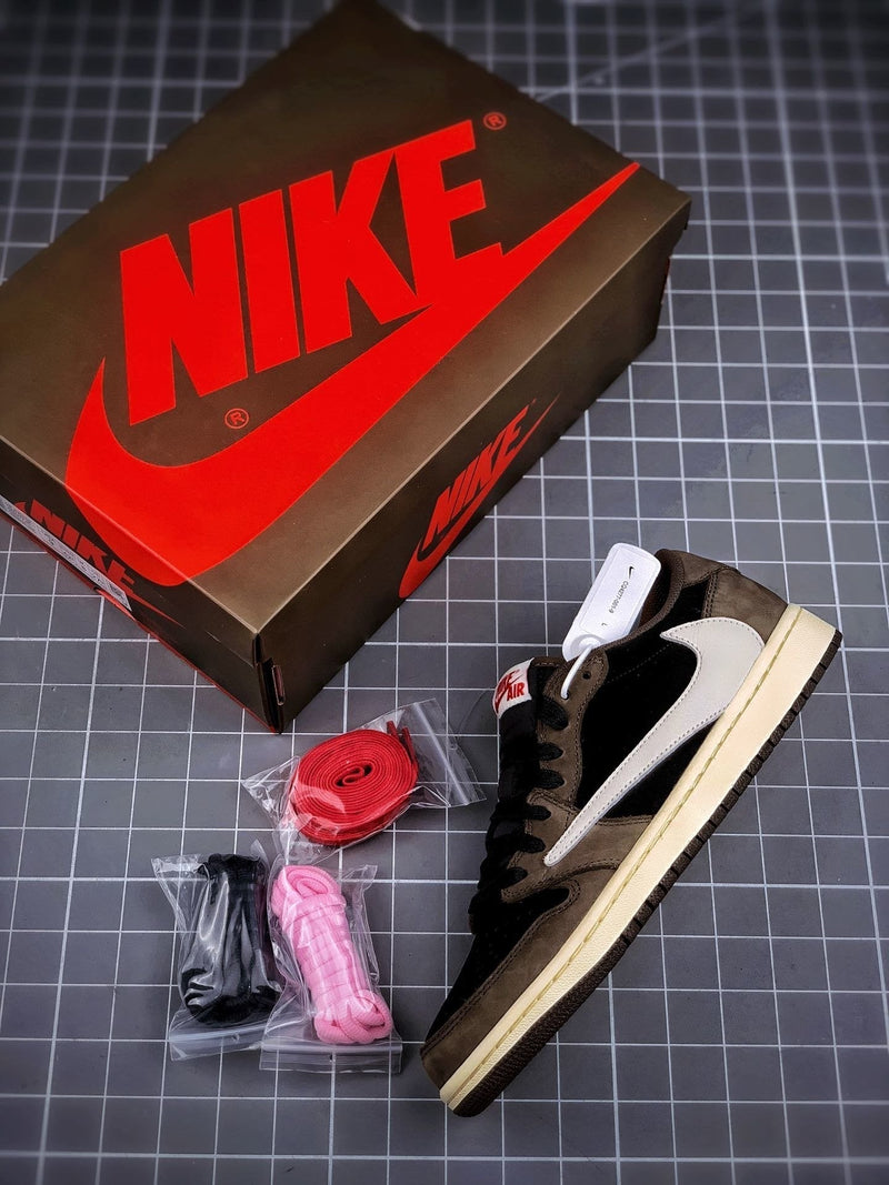 Tênis Nike Air Jordan 1 Low Travis Scott