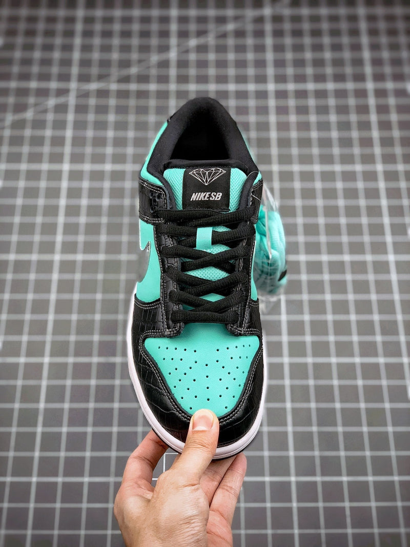 Tênis Nike SB Dunk Low x Tiffany 'Diamond Supply'