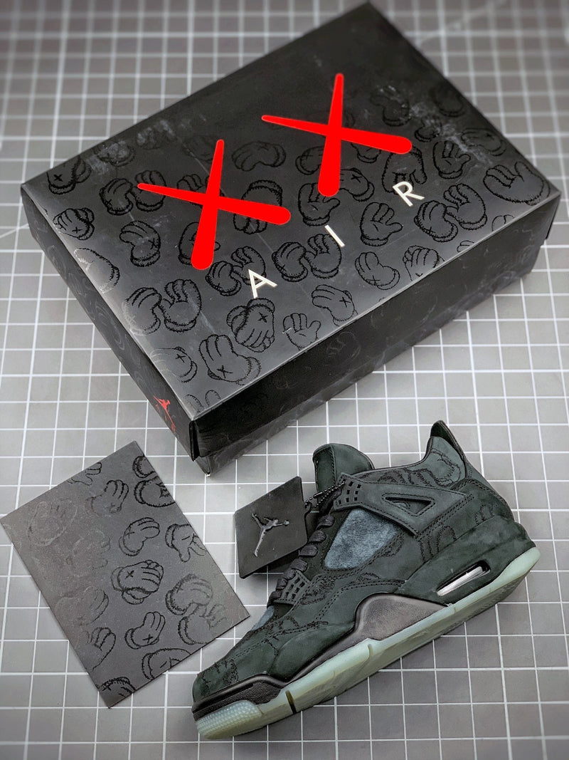 Tênis Nike Air Jordan 4 Retro Kaws Black