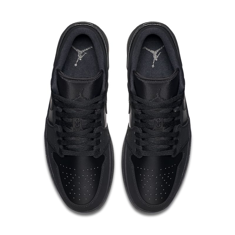 Tênis Nike Air Jordan 1 Low Retro Triple Black