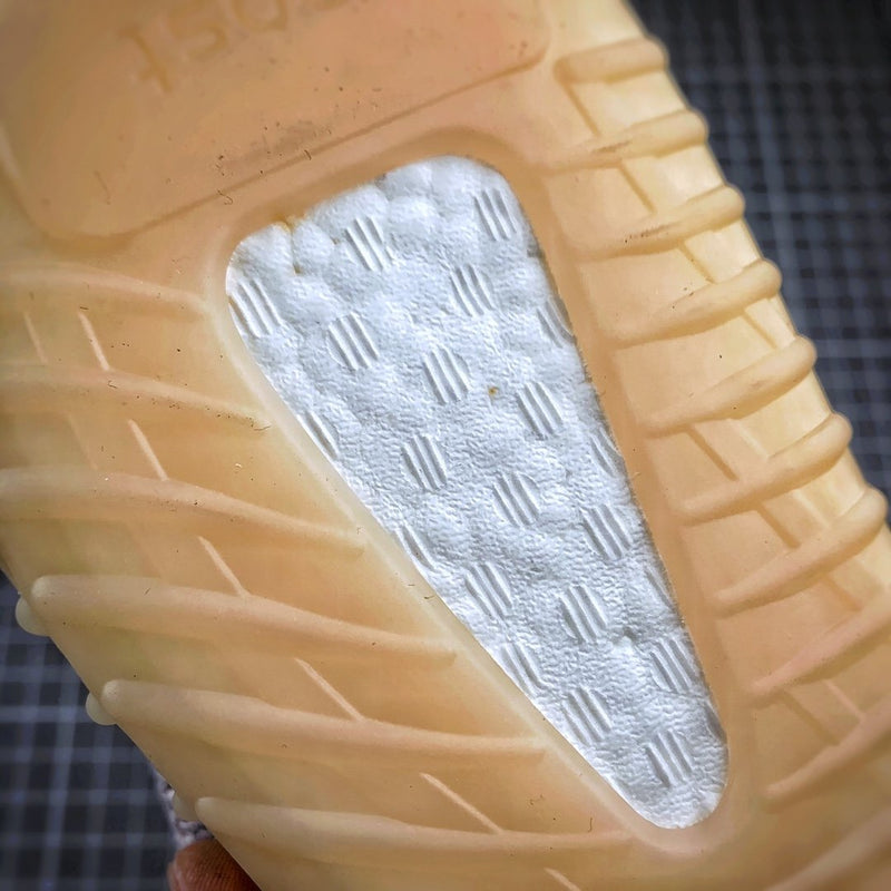 Tênis Adidas Yeezy Boost 350 V2 Sulfur